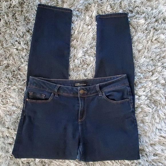 miss poured in blue jeans size 12